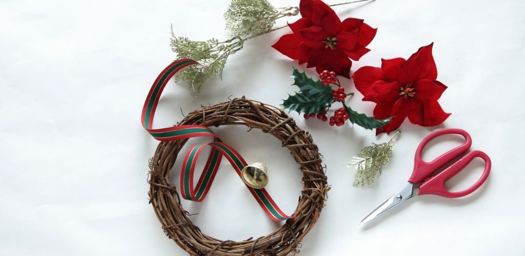 Make christmas wreath